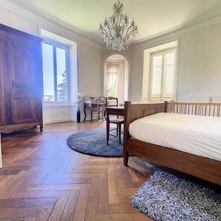 Couette-café Le Domaine Des Soyeux 3*